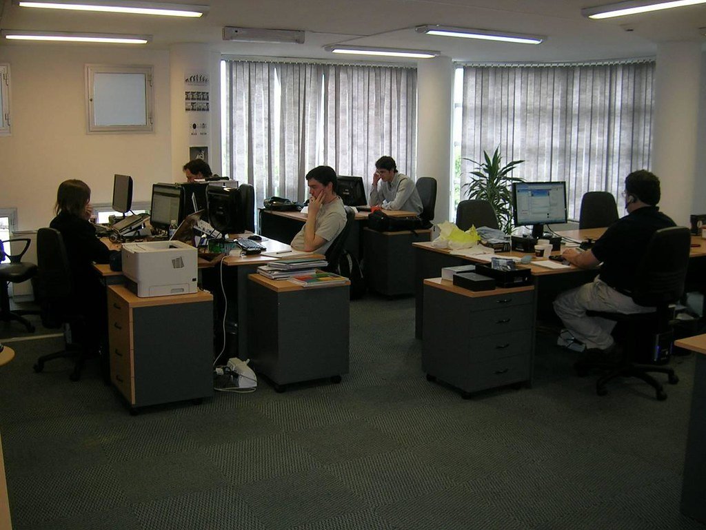 Equipo de asesores de Hogar 360 en reunión